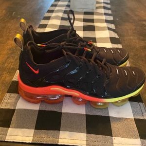 Nike Vapor Max size 9.5. Mens. Worn 2 times